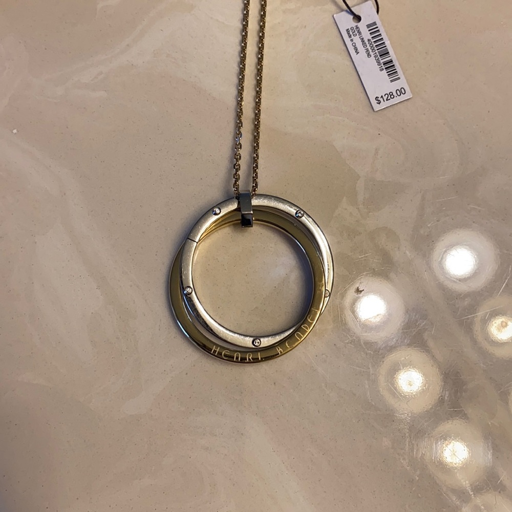 Henri Bendel linked pendant nwt